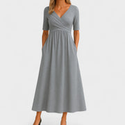 Grå
